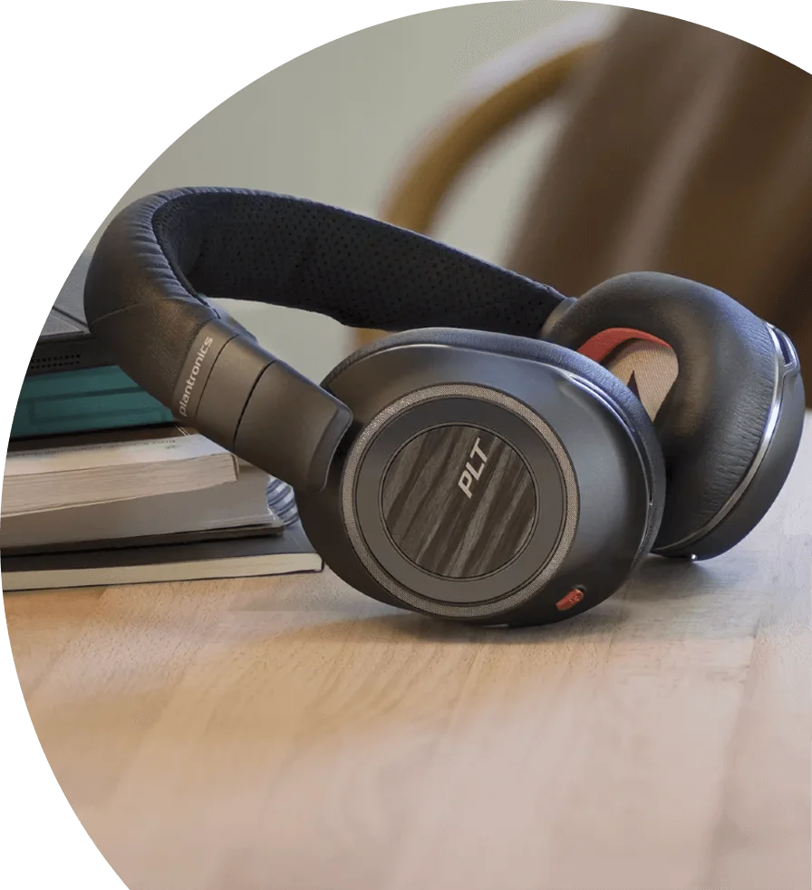 Poly Voyager 8200 Poly Voyager 8200